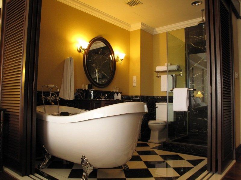 The Majestic Malacca Hotel - Small Luxury Hotels Of The World Exterior photo A bathroom in a hotel